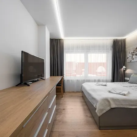 Gyneju Lux Daire *