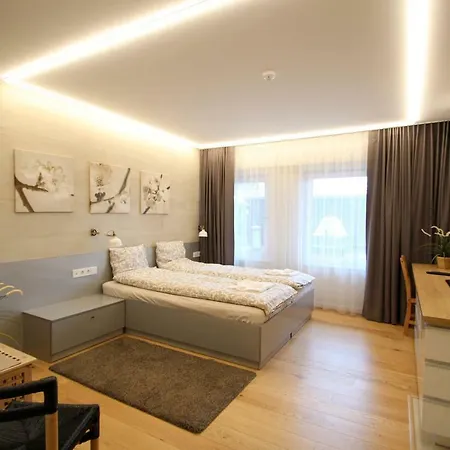 Gyneju Lux * Vilnius